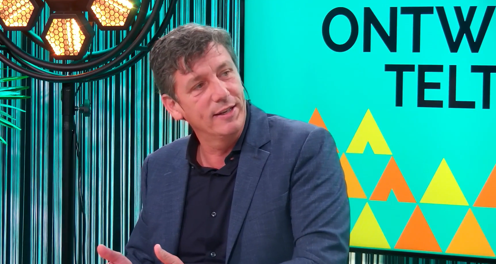 Jacco Vonhof: 'Schatplichtig aan laaggeletterde medewerkers'