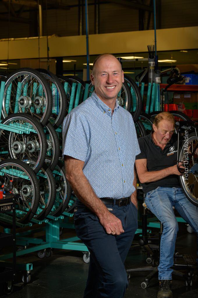 Dát lijkt Boezel nou leuk: ‘Dat je ergens op een terrasje zit, zeg in Madrid, en dan een Van Raam-fiets voorbij ziet komen.’