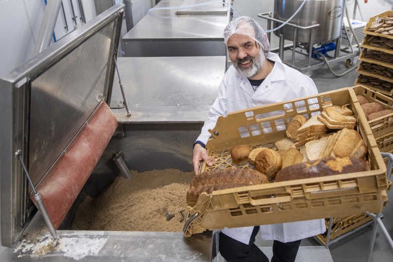 Deze bakker maakt van afval circulair brood