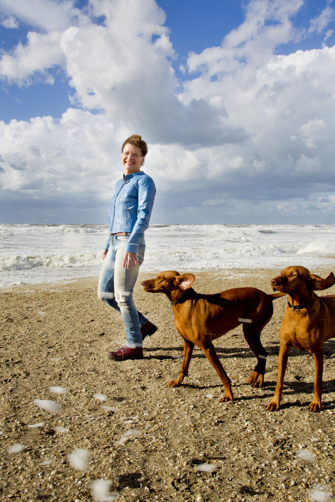 Eens per jaar vertrekt Kanters naar Vlieland. Met de honden, maar zonder partner. ‘We geven elkaar de ruimte’