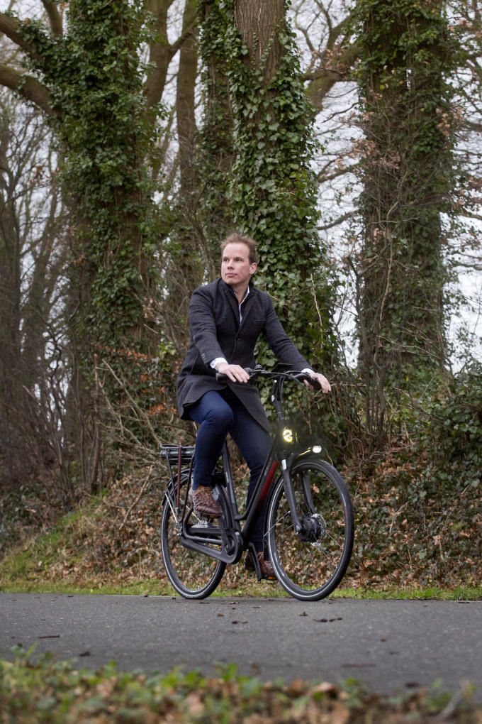 Op de fiets naar kantoor: welke ceo doet dat? Nou ja, Daan van Renselaar in elk geval. 'Lekker fris aan de dag beginnen'