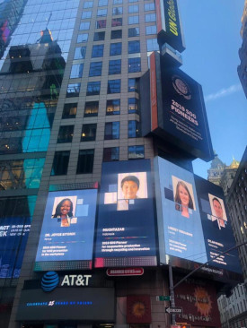 Dylan McNeill op Times Square