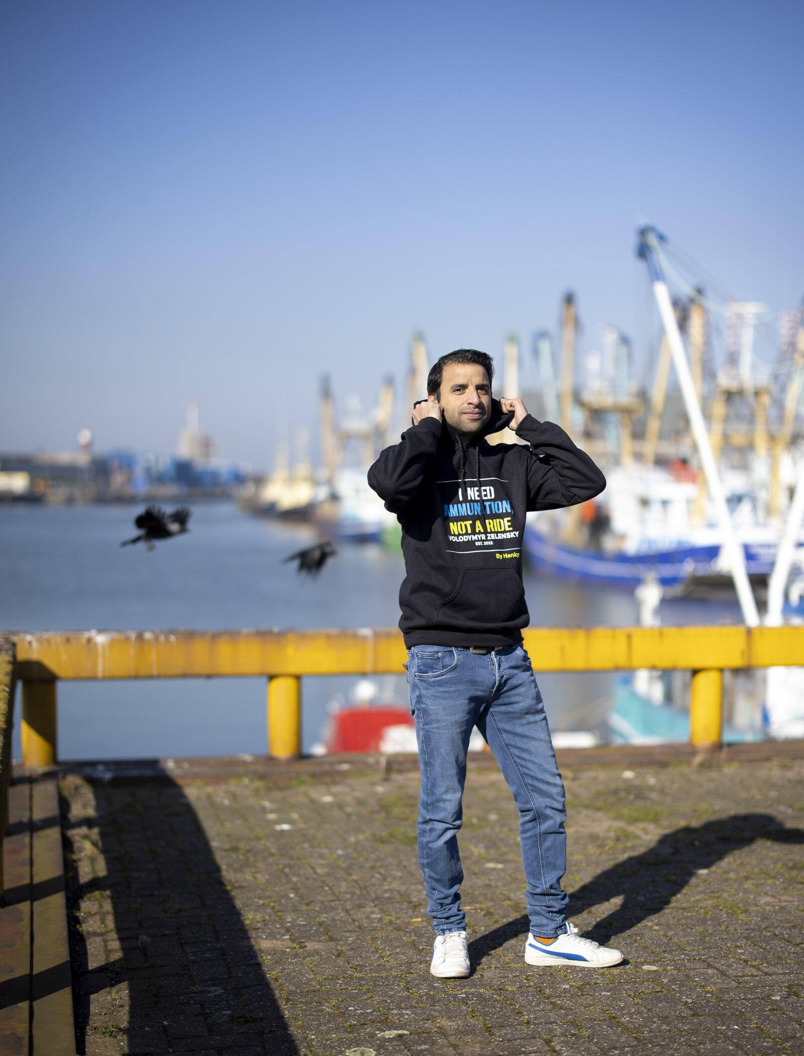 Henk van der Valk, eigenaar van een snackbar en een taxibedrijf in IJmuiden: 'Met een trui geef je tenminste ook echt een boodschap af'