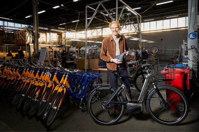 Laurens Nolet (Roetz) met een rijtje fietsen