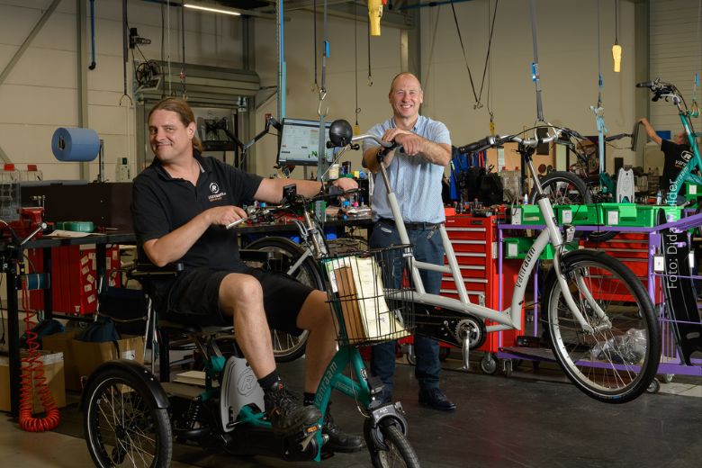 Fietsenbouwer Van Raam geeft mensen hun vrijheid terug