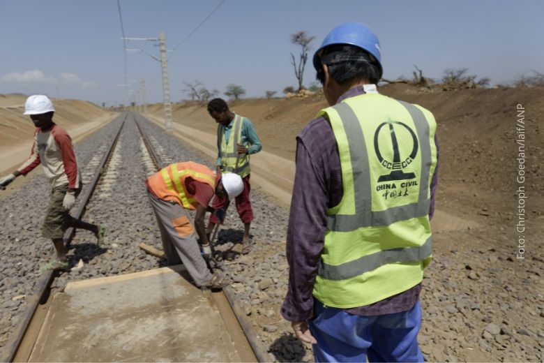 Wat drijft Afrika in de armen van China en Rusland?