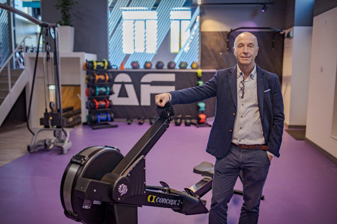 Het was een klap voor Petro Hameleers (Anytime Fitness). Dat zijn sportscholen dicht zouden moeten, had hij echt nóóit verwacht.