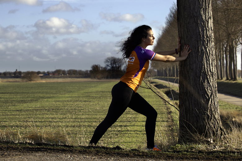 Deze cafébaas loopt 8 (!) marathons voor Kika