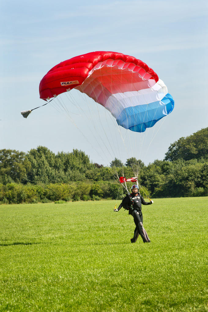 'Voor mijn gevoel had ik heel lang niks om voor te gaan. Maar de dag dat ik ging parachutespringen veranderde dat'