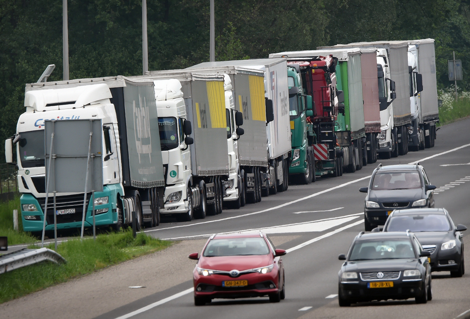 ‘Meer truckparkings nodig om overlast en onveiligheid tegen te gaan’