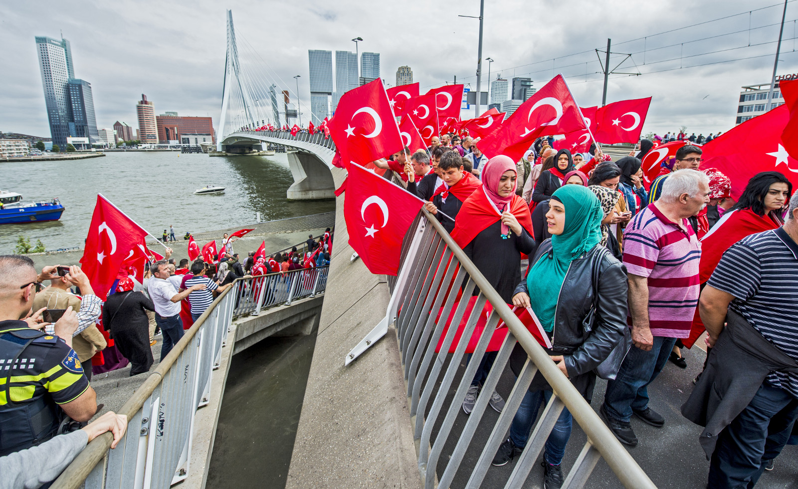 Ook Turks-Nederlandse ondernemers bedreigd na couppoging