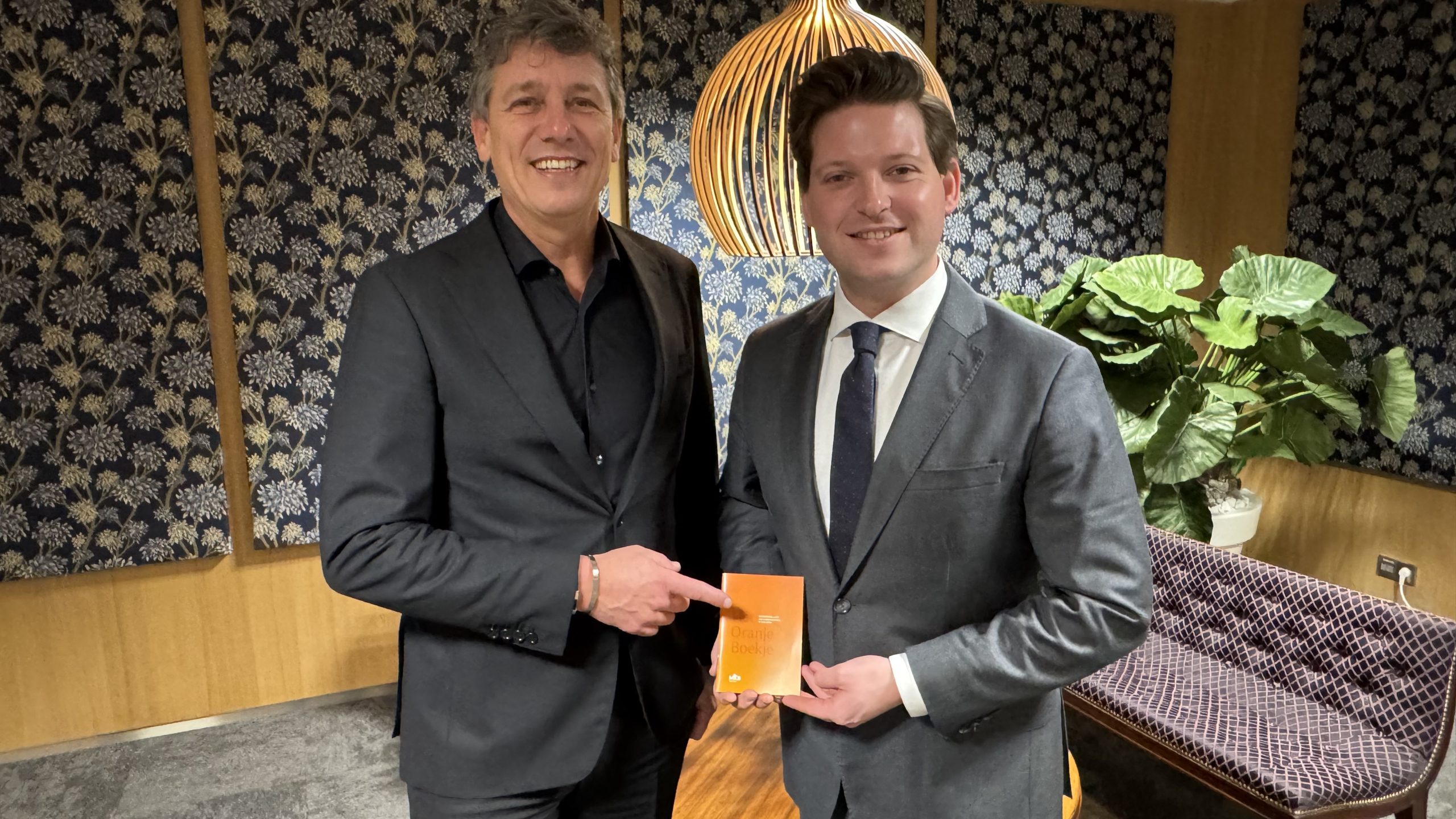 MKB-Nederland maakt Oranje Boekje voor nieuwe Tweede Kamer