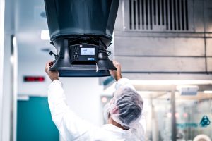 CP Services Meettechnicus Freddy tijdens validatie werkzaamheden